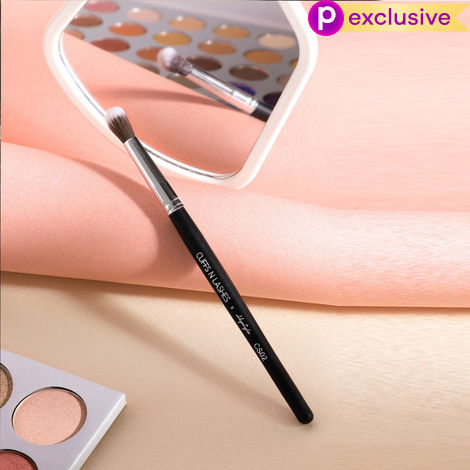 Buy Cuffs N Lashes X Shystyles Makeup Brushes, CS02 Fluffy Brush - 1 Pc-Purplle