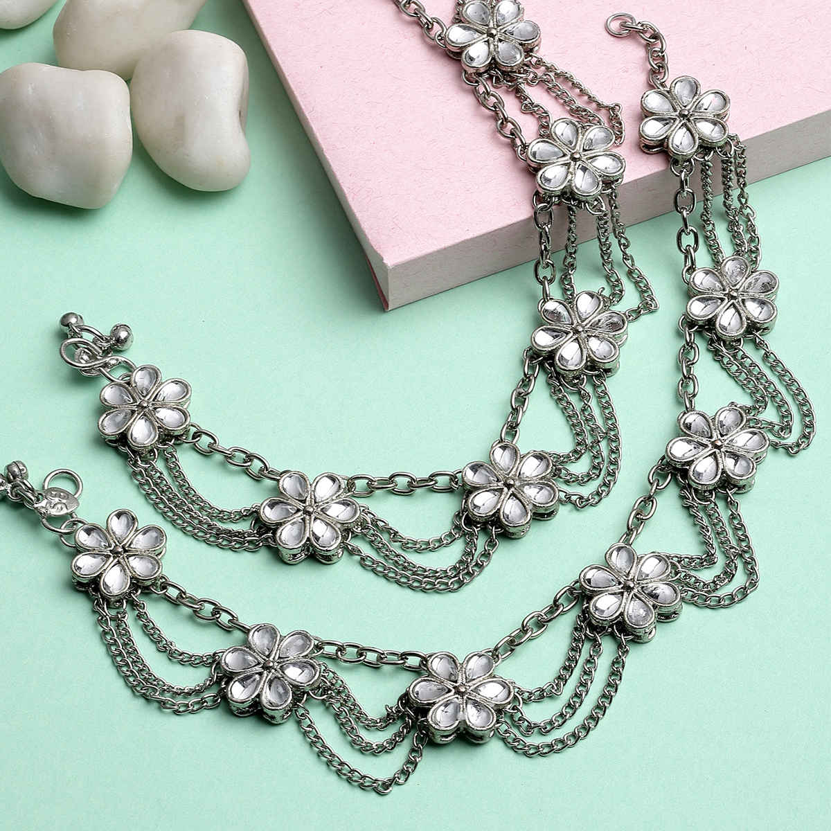 Karatcart Silver Plated Light Weight Chain Necklace with Earrings