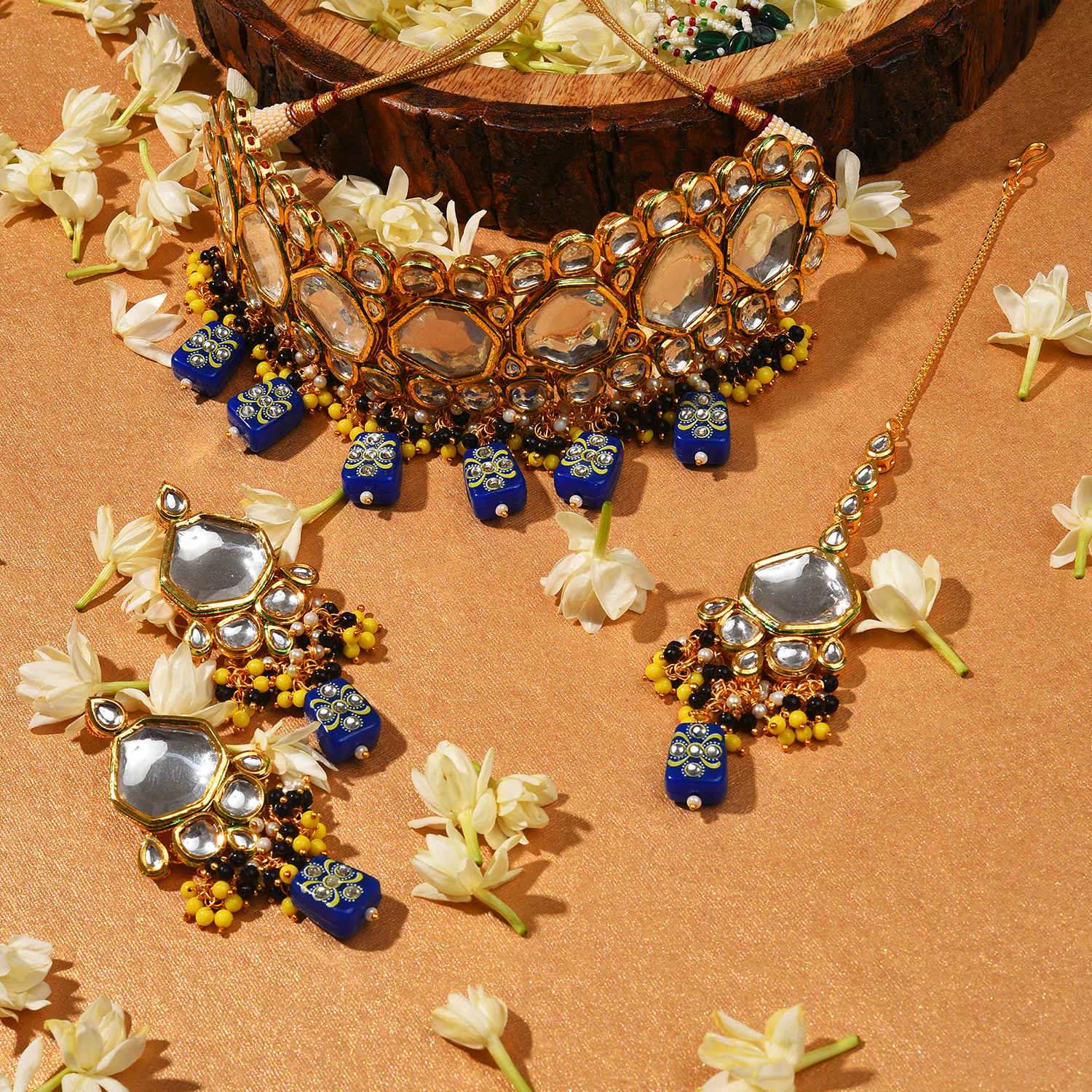 Buy SOHI Gold-Plated White Black Stone-Studded Pearl Beaded Jewellery Set - Purplle