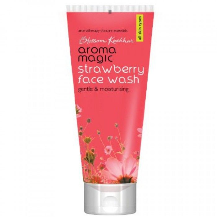 Buy Aroma Magic Strawberry Face Wash (100 ml) Online Purplle