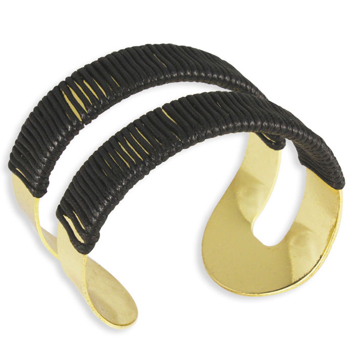Buy Bold By Priyaasi Black Metal Trendy Solid Cuff, Stylish Bracelet For  Men Online at Best Prices in India - JioMart.