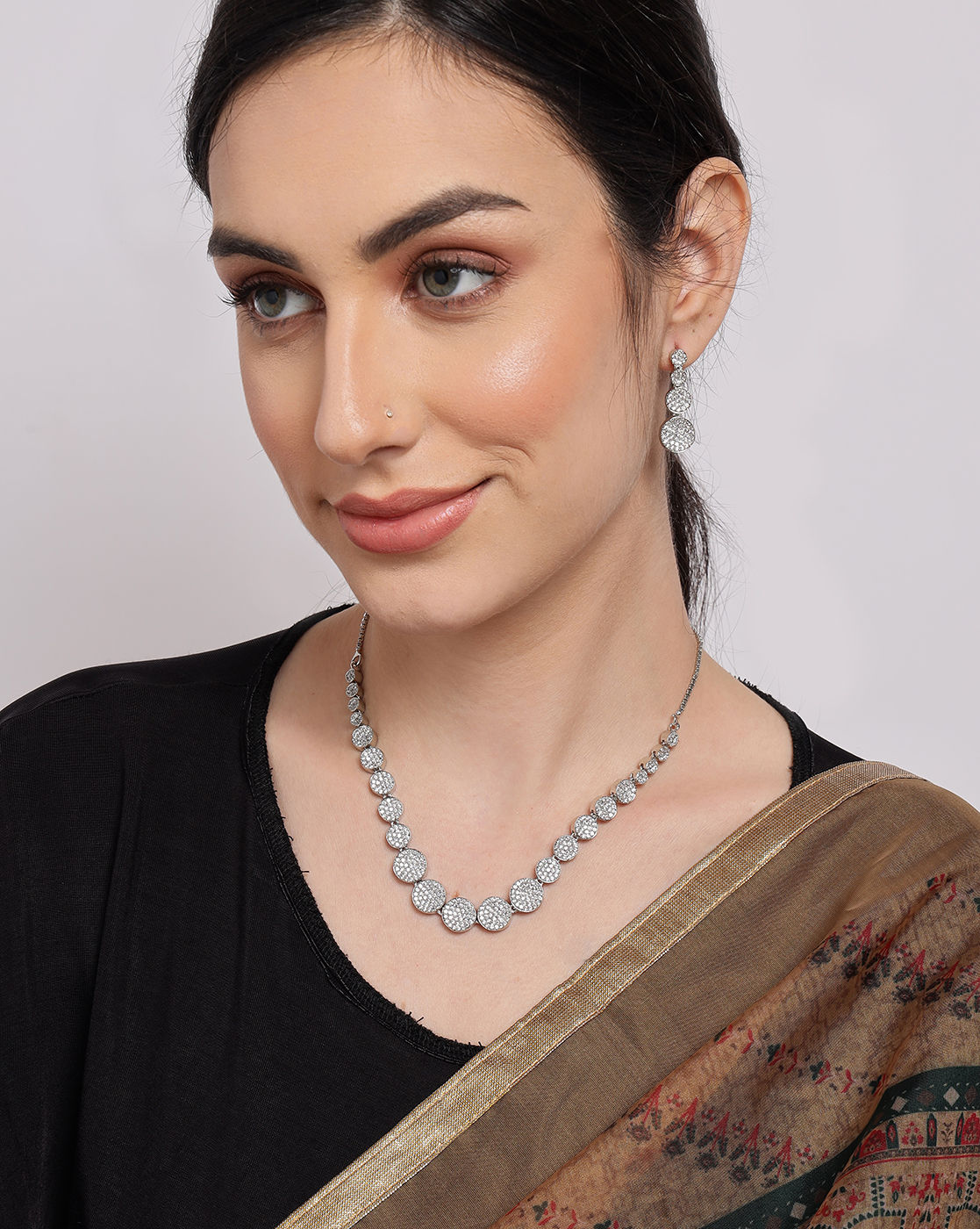 SOHI Silver Plated Necklace Set