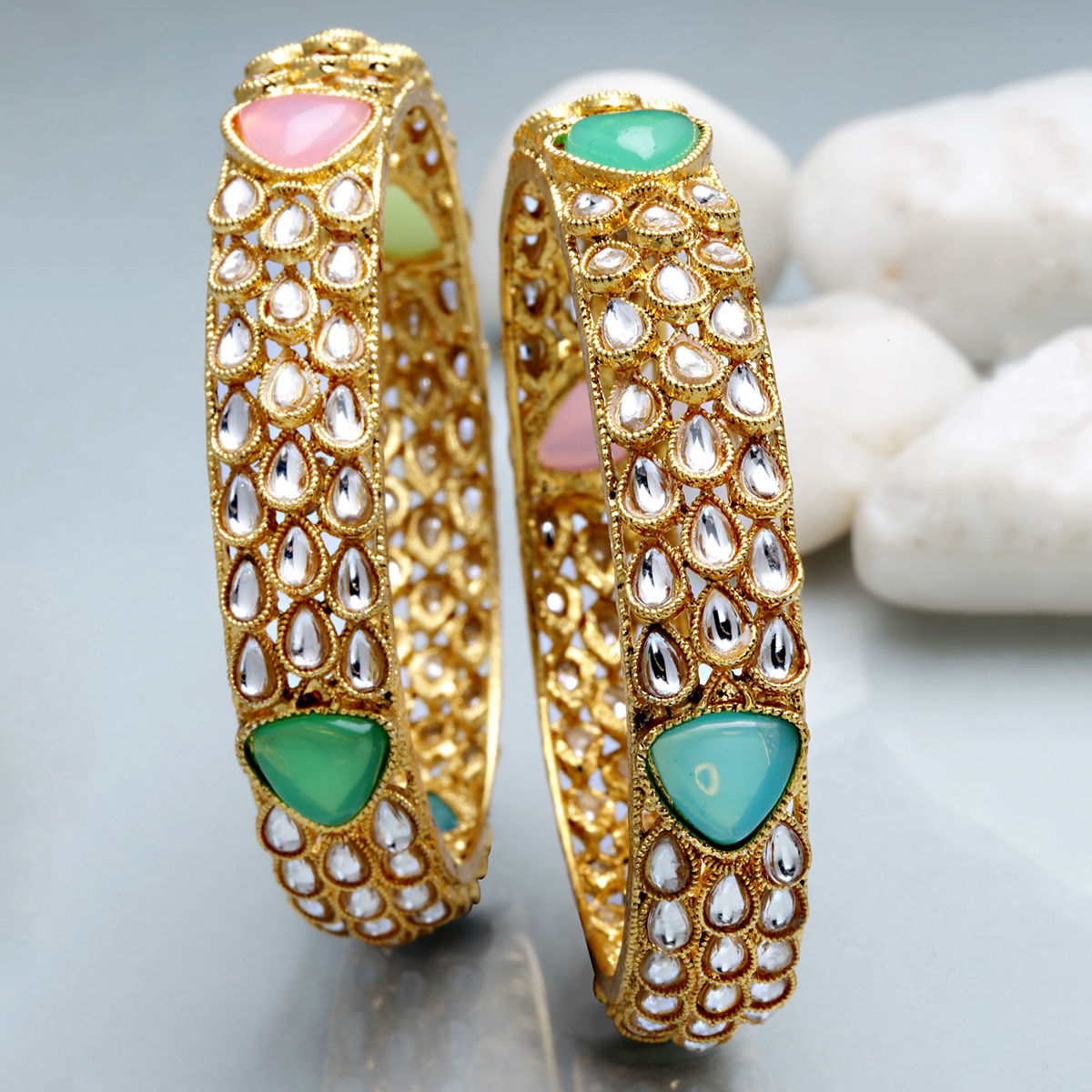 Karatcart Antique Gold Plated Kundan Bangle Set for Women
