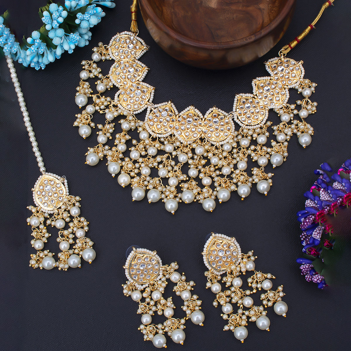 Sukkhi online choker set