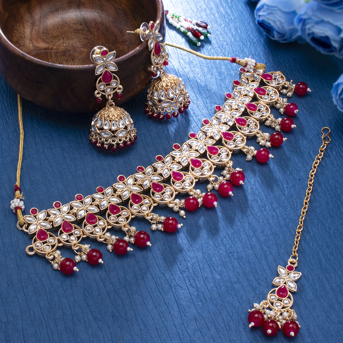 Sukkhi Fabulous Kundan Gold Plated Choker Necklace Set For Women 5114