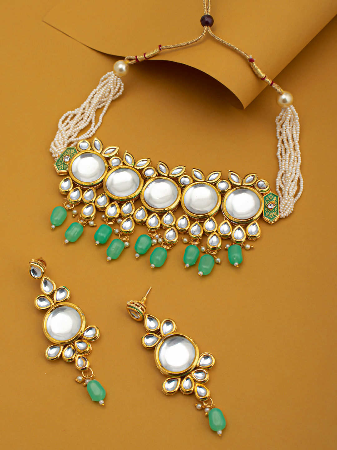 Sukkhi Glitzy Gold Plated Kundan Choker 