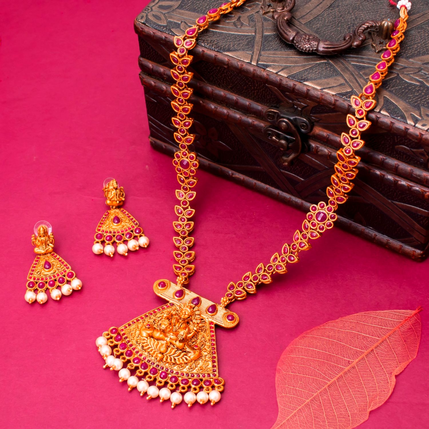 Sukkhi Ethnic Pearl Gold Plated Goddess 