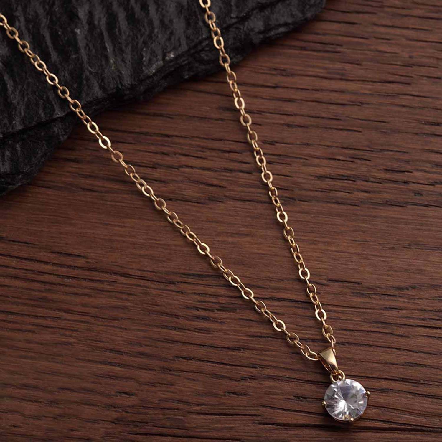 Ferosh Elior Crystal Pendant