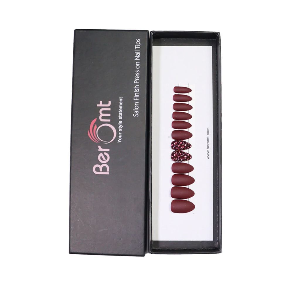 BEROMT BRIDAL & PARTY NAILS 673 (NAIL KIT INCLUDED)
