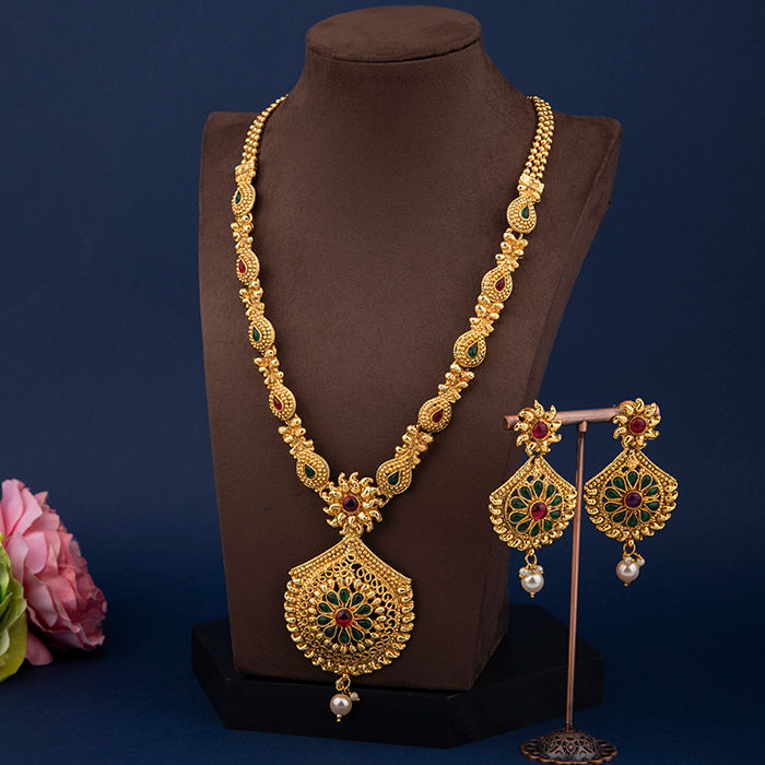 Queen Be South Indian Studded Rani Haar Ruby Red Emerald Green Nv19024 Rani and srk have appeared together in many films although in a big part of them their roles were just cameos so it's better separate all those films into different categories: queen be south indian studded rani haar ruby red emerald green nv19024